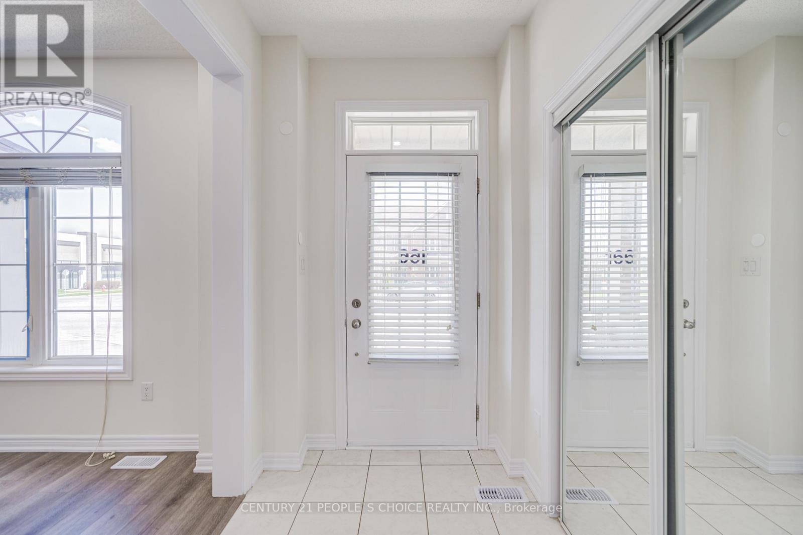 166 REMEMBRANCE ROAD, Brampton (Northwest Brampton), Ontario, L7A4X1 — Photo 3