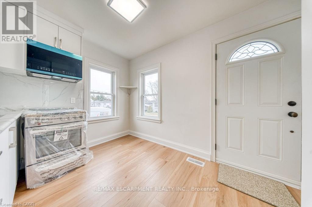 22 DAVID AVENUE, Hamilton (Hill Park), Ontario, L9A3V1 — Photo 4