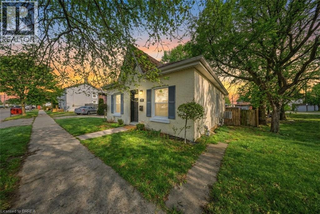 38 MOUNT PLEASANT Street, Brantford, Ontario, N3T1S6 — Photo 2