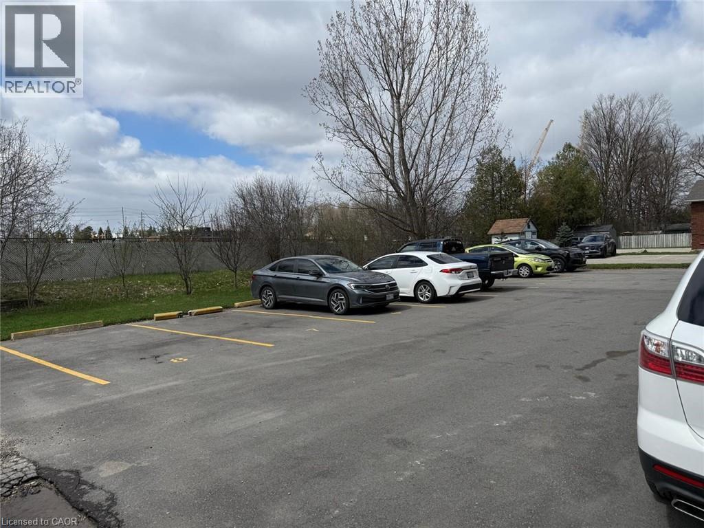 449 HAZEL Street Unit# 9, Waterloo, Ontario, N2L3P7 — Photo 2