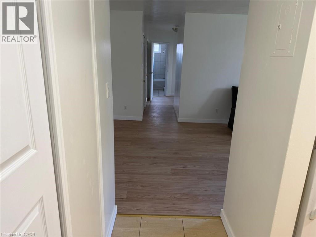 449 HAZEL Street Unit# 9, Waterloo, Ontario, N2L3P7 — Photo 3