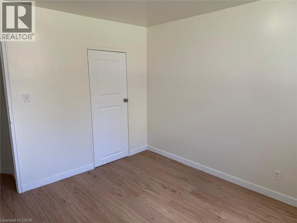 449 HAZEL Street Unit# 9, Waterloo, Ontario, N2L3P7 — Photo 8