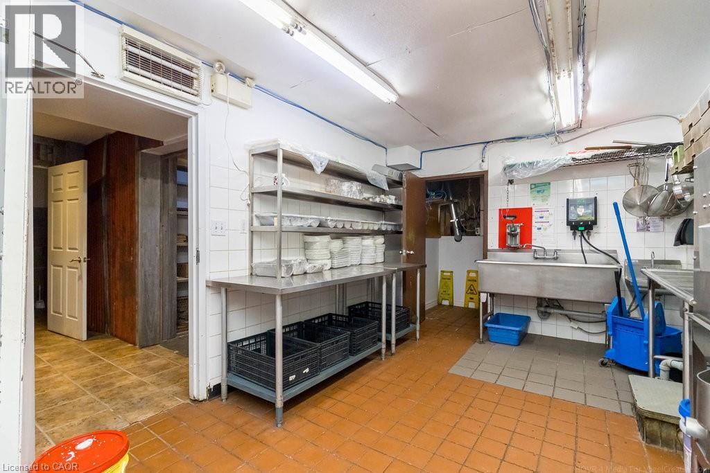 2251 RYMAL Road E, Hamilton, Ontario, L8J2V8 — Photo 16