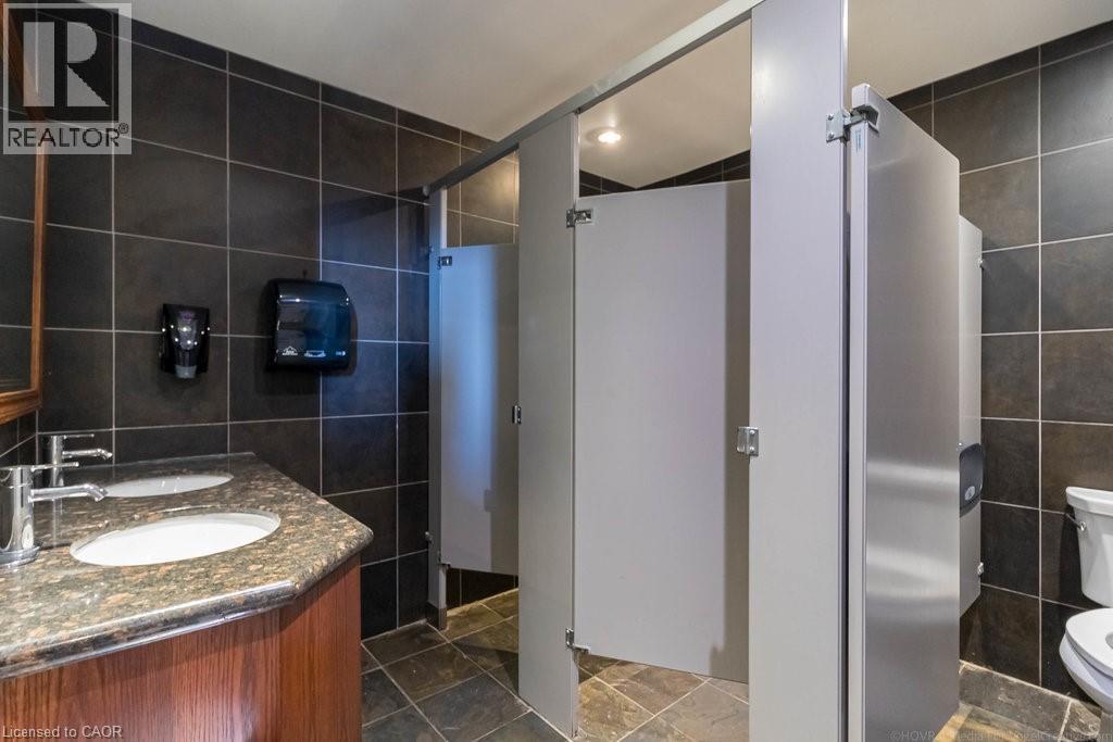 2251 RYMAL Road E, Hamilton, Ontario, L8J2V8 — Photo 34