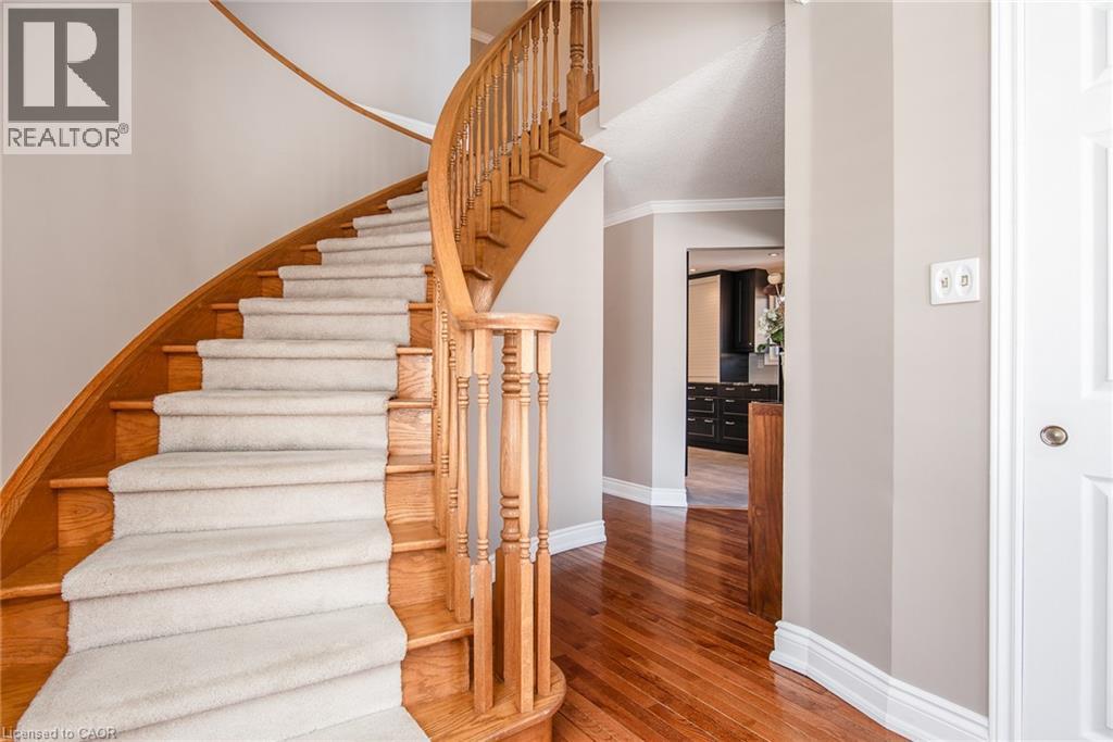 1146 CAMPBELL Court, Burlington, Ontario, L7S1Z7 — Photo 4