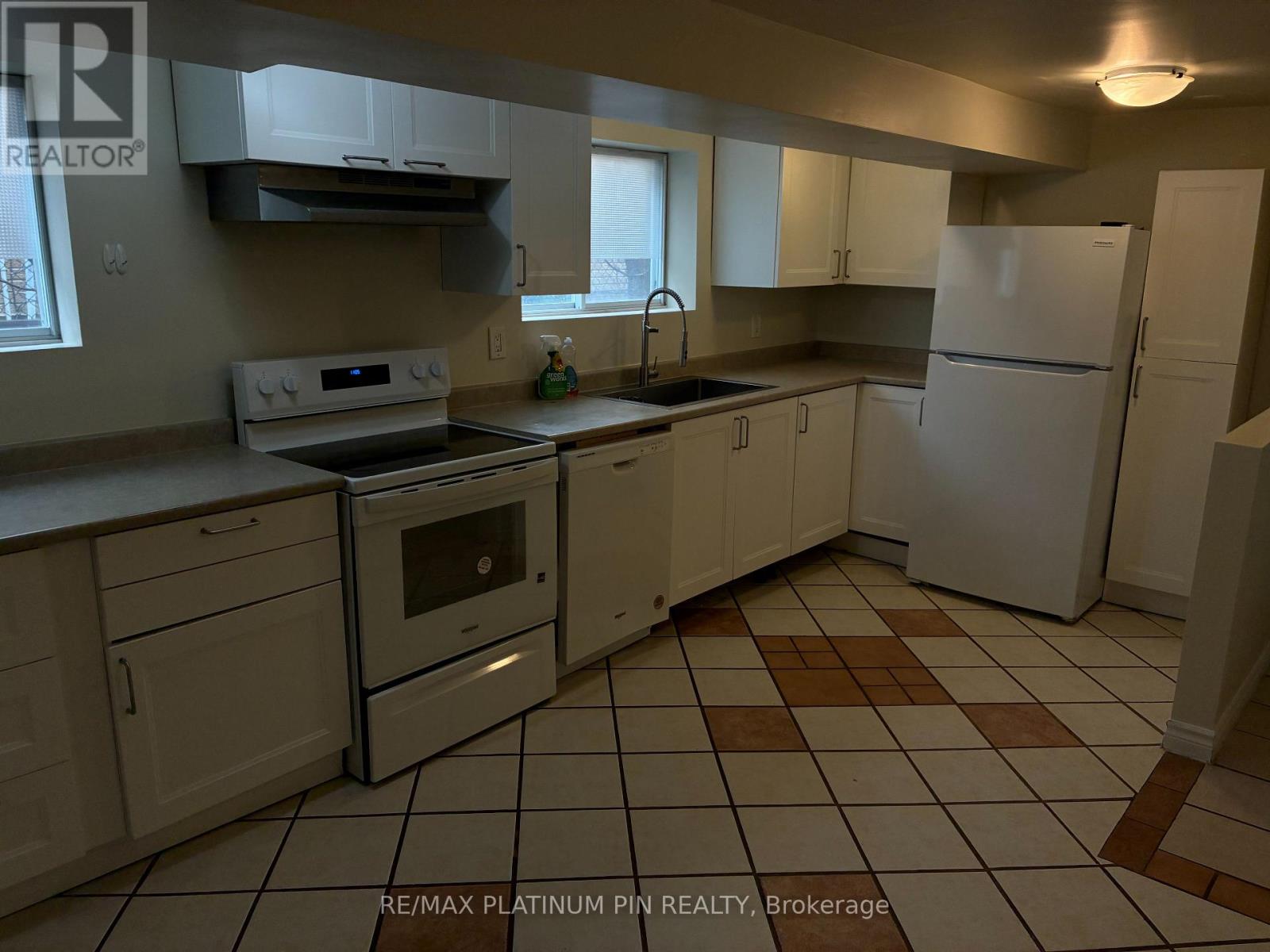 LOWER LEVEL - 315 APACHE TRAIL, Toronto (Pleasant View), Ontario, M2H2W6 — Photo 3