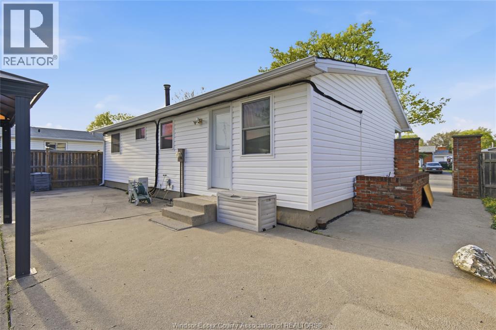 10395 CALEDON COURT, Windsor, Ontario, N8R1C7 — Photo 13