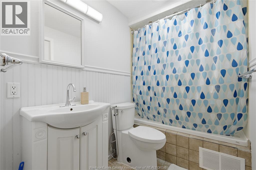 10395 CALEDON COURT, Windsor, Ontario, N8R1C7 — Photo 22