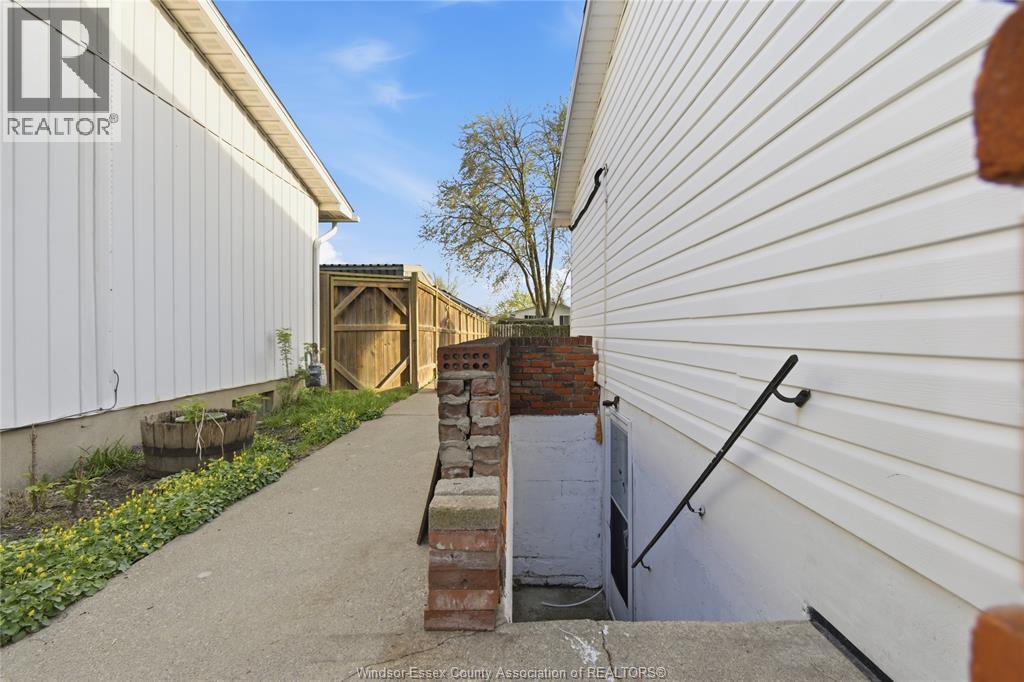10395 CALEDON COURT, Windsor, Ontario, N8R1C7 — Photo 9