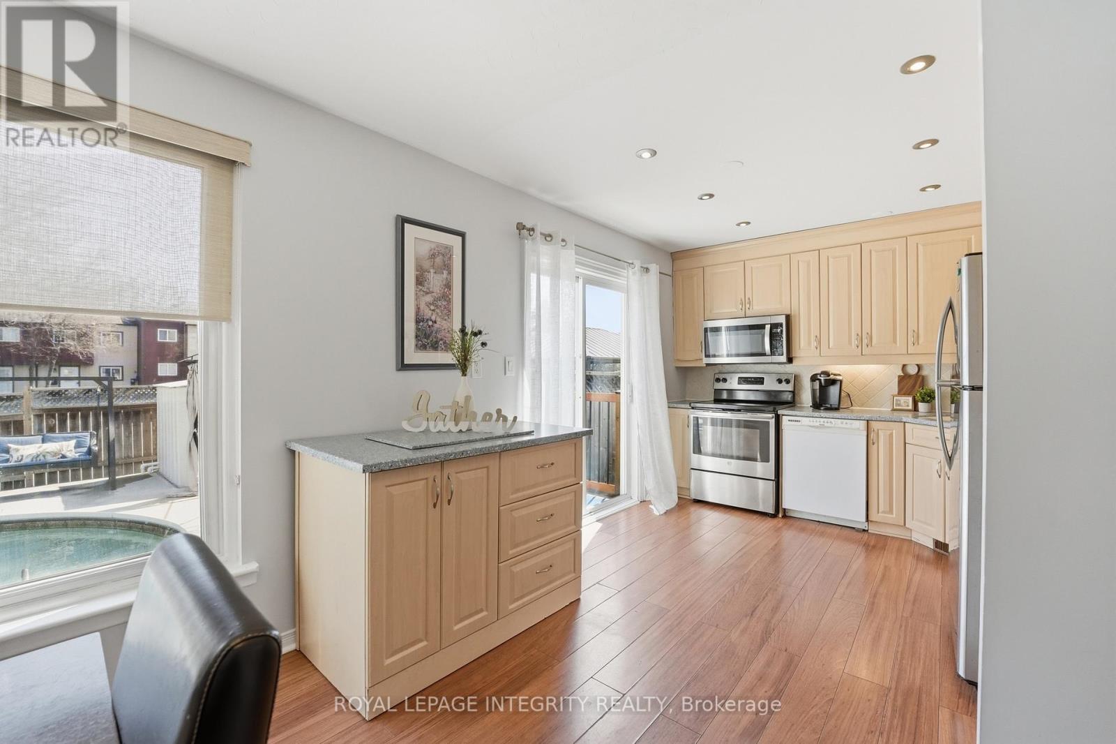 776 VINETTE CRESCENT, Ottawa, Ontario, K1E1W9 — Photo 8