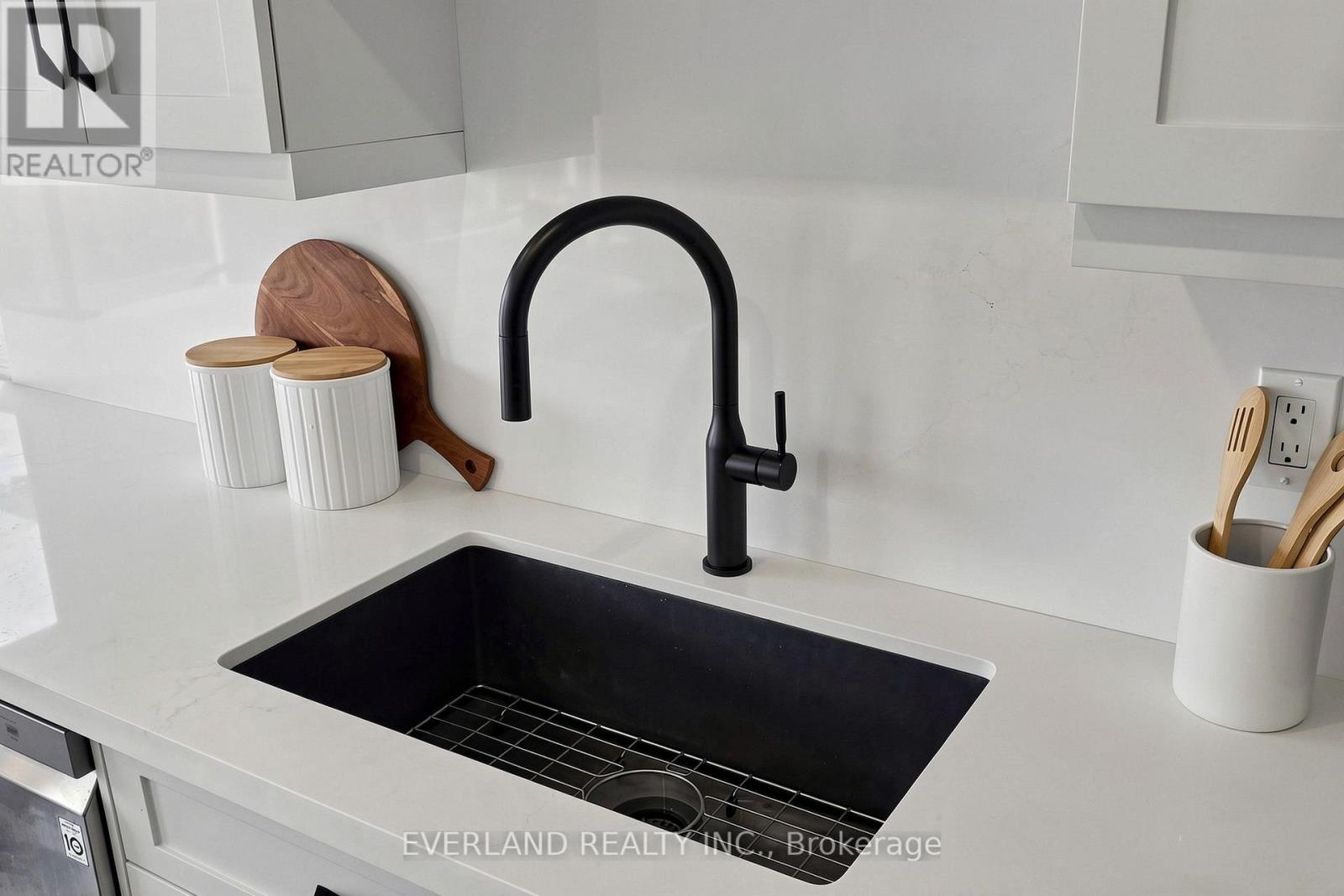 50 SHENANDOAH DRIVE, Whitby (Williamsburg), Ontario, L1P1T3 — Photo 16