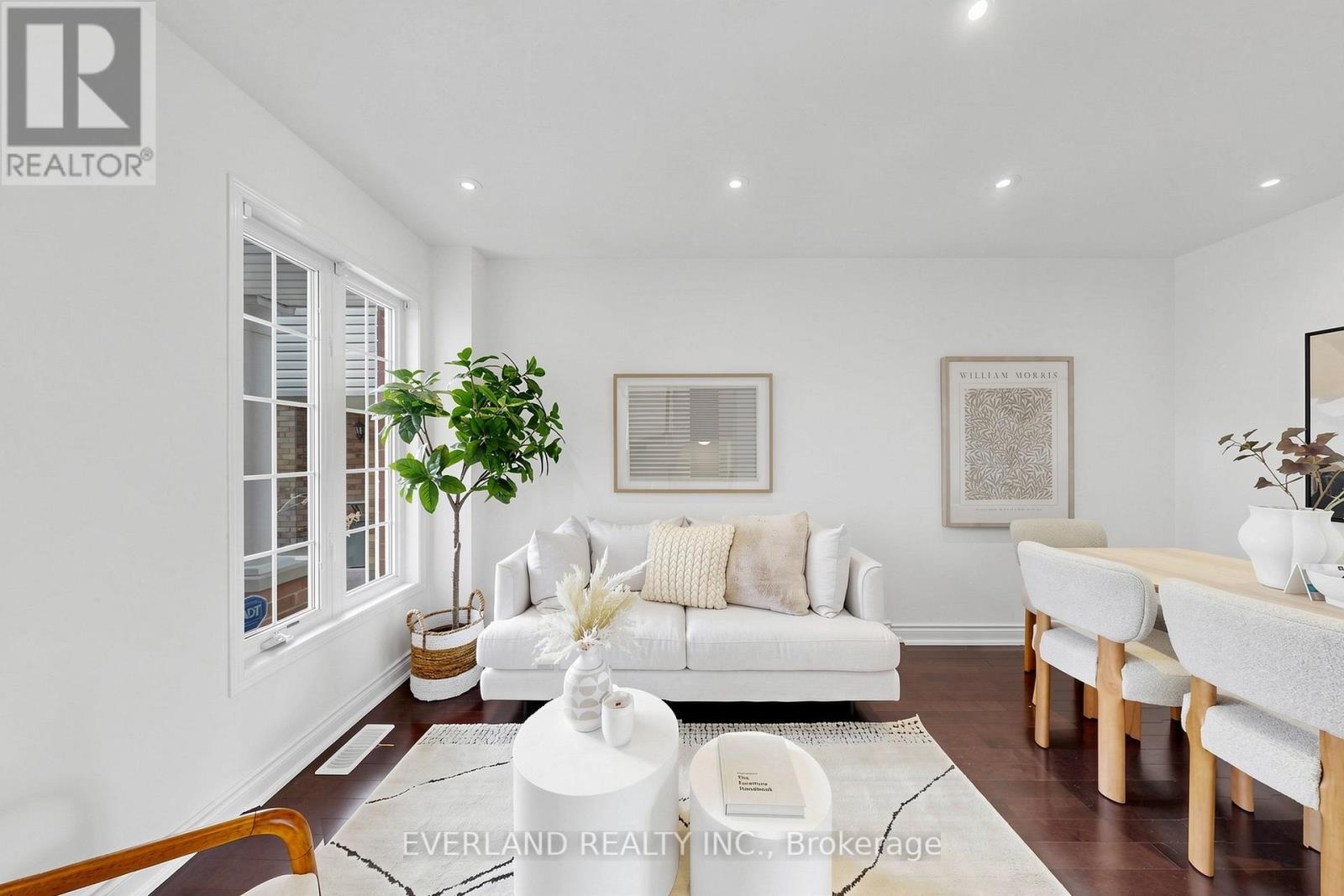 50 SHENANDOAH DRIVE, Whitby (Williamsburg), Ontario, L1P1T3 — Photo 3