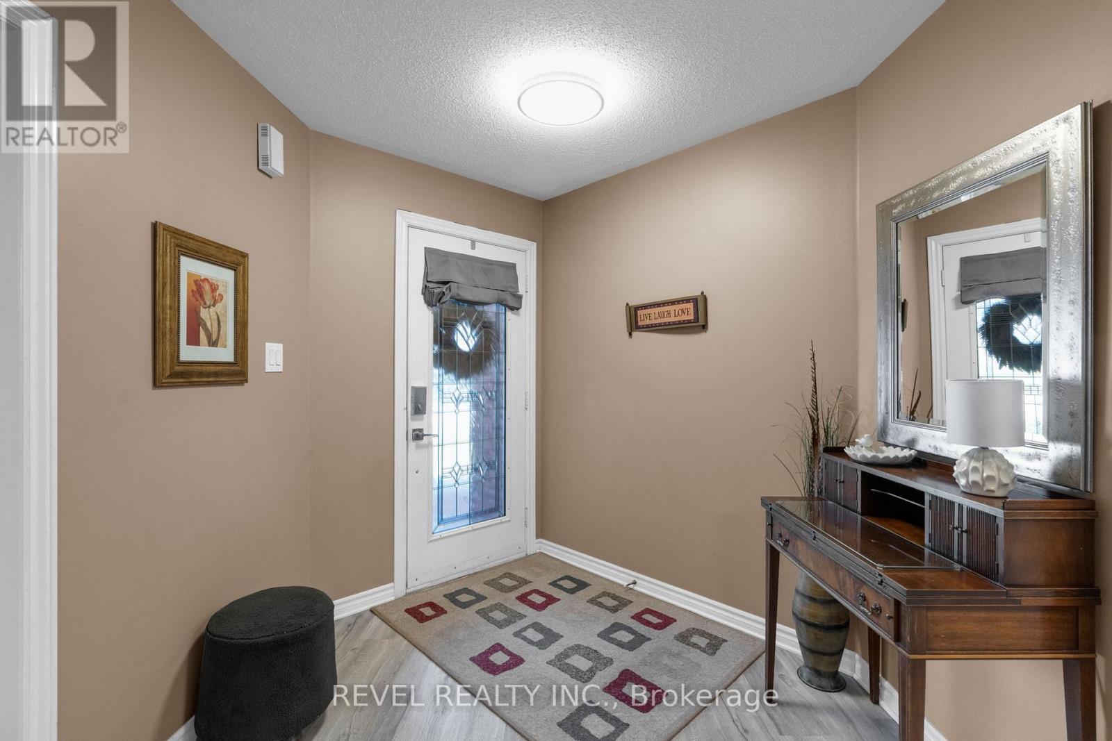 28 DUNNETT DRIVE, Barrie (Ardagh), Ontario, L4N0J7 — Photo 3