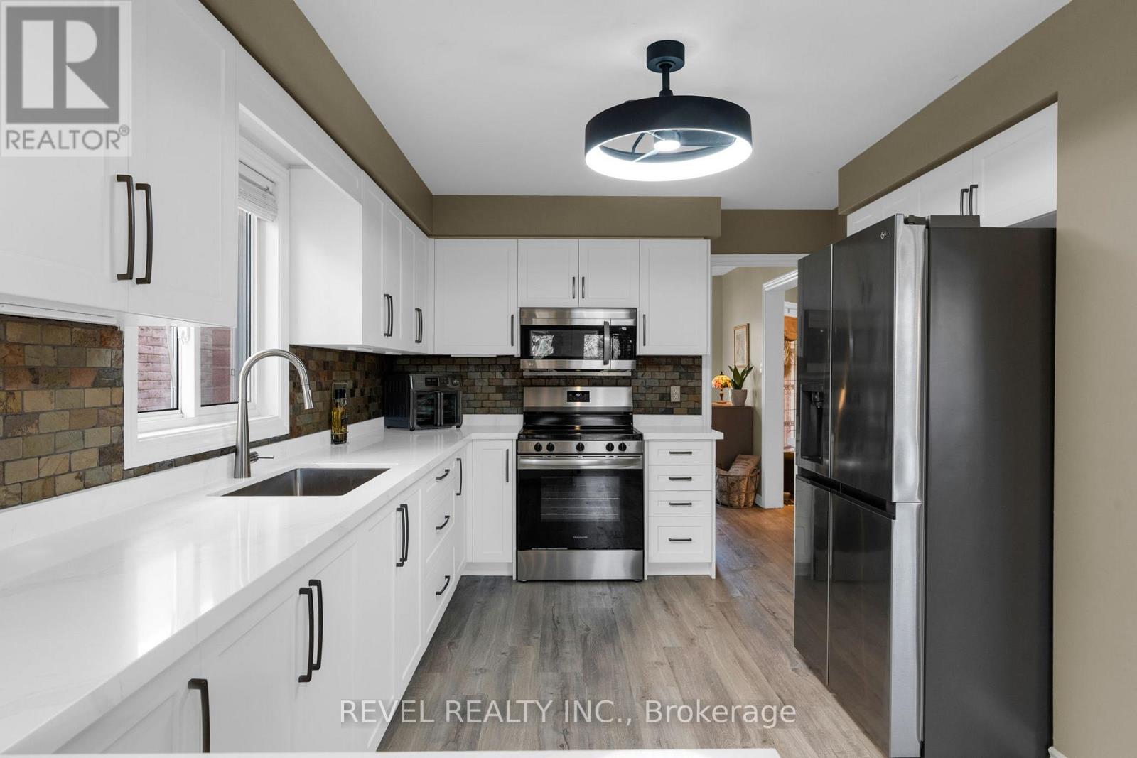 28 DUNNETT DRIVE, Barrie (Ardagh), Ontario, L4N0J7 — Photo 7