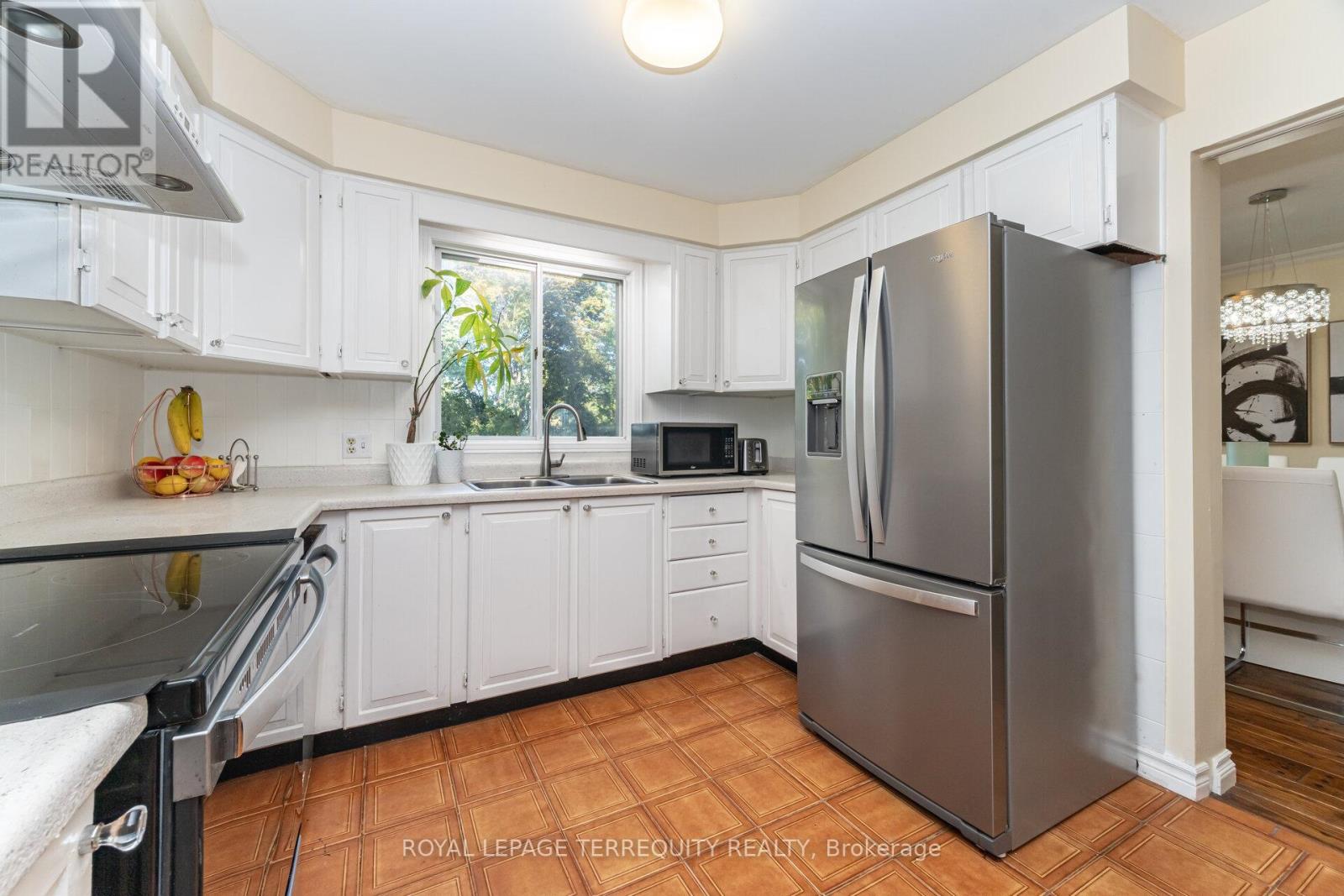 4085 WHEELWRIGHT CRESCENT, Mississauga (Erin Mills), Ontario, L5L2X3 — Photo 10