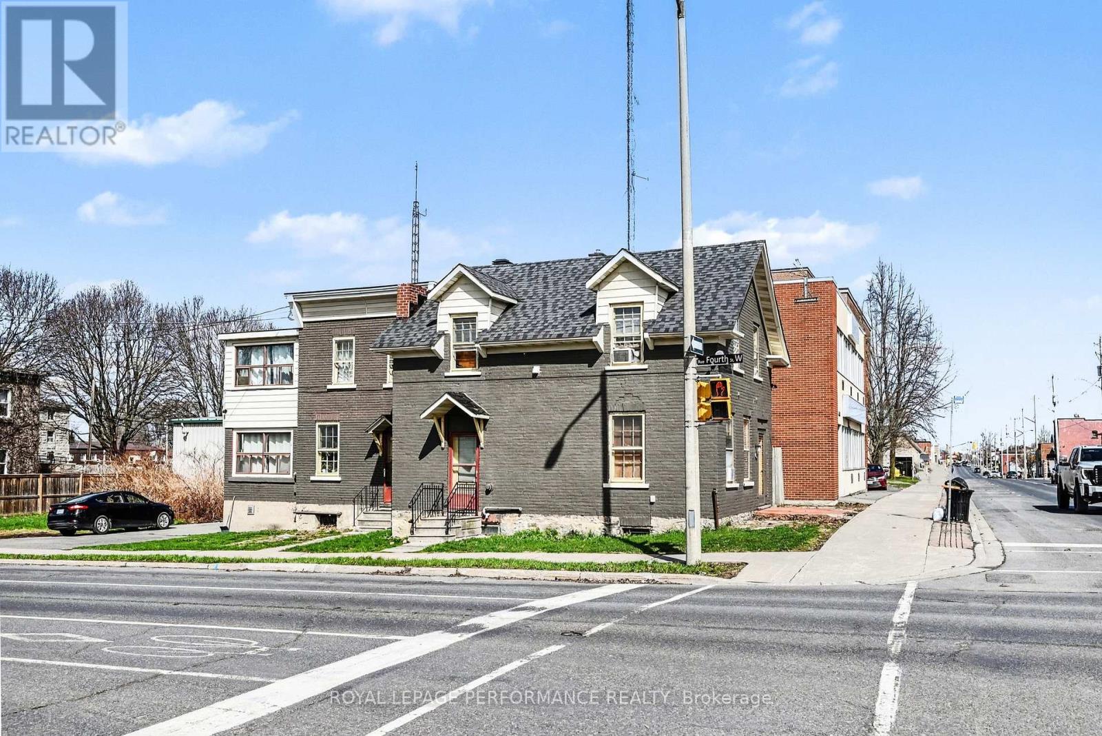 402 PITT STREET, Cornwall, Ontario, K6J3R2 — Photo 2