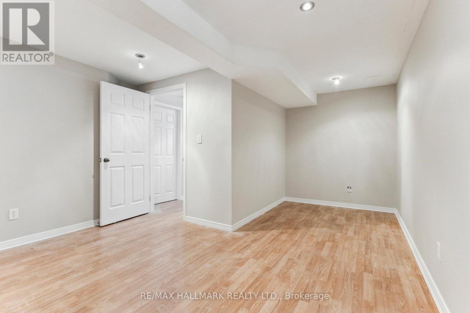 213 SNOWDROP CRESCENT, Kitchener, Ontario, N2E4C2 — Photo 35