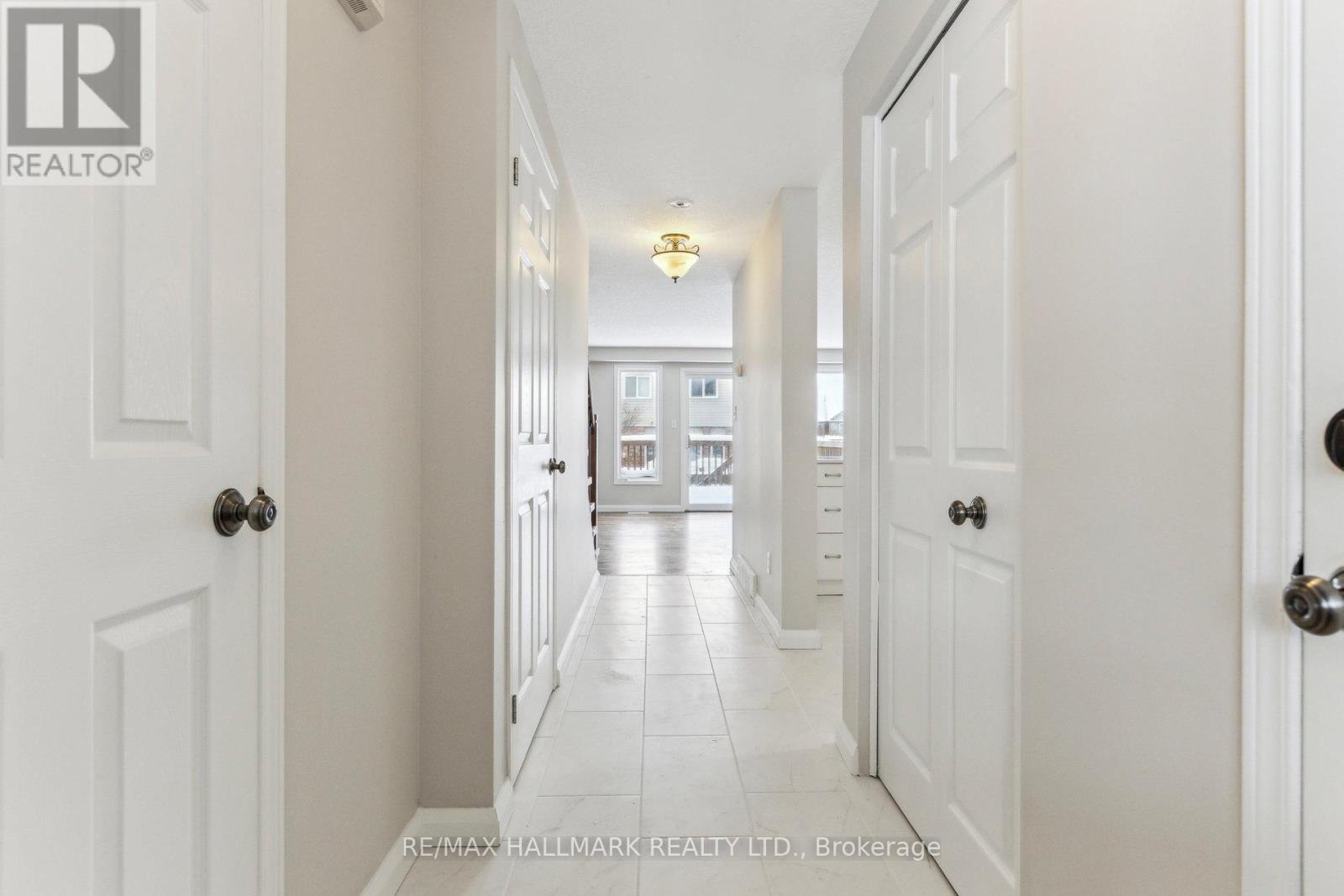 213 SNOWDROP CRESCENT, Kitchener, Ontario, N2E4C2 — Photo 5