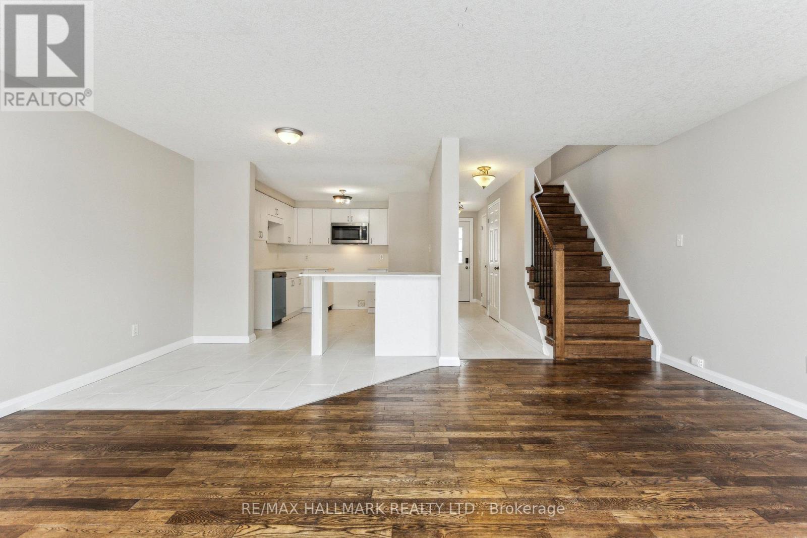 213 SNOWDROP CRESCENT, Kitchener, Ontario, N2E4C2 — Photo 9