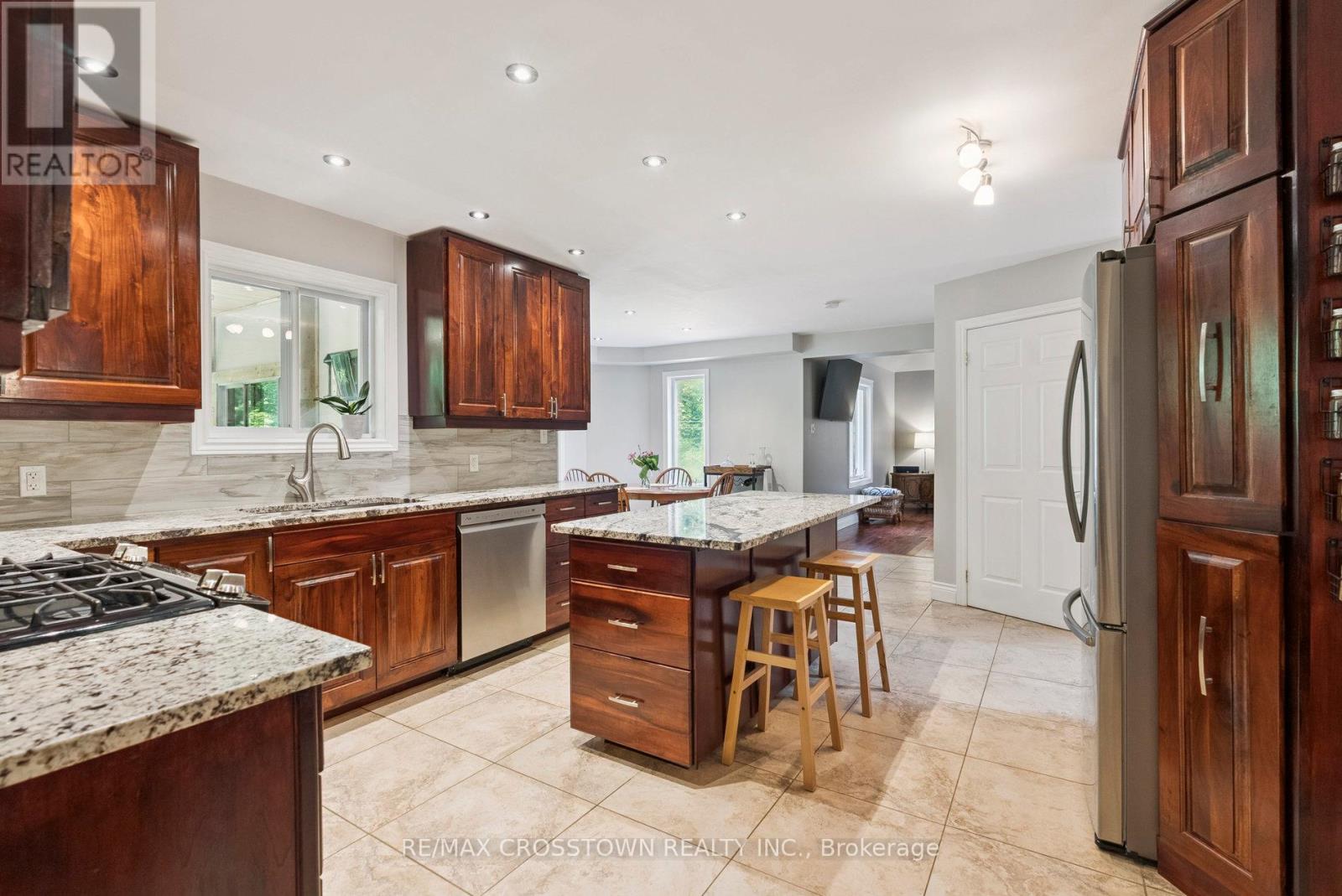 19 GILLESPIE TRAIL S, Essa, Ontario, L3W0V1 — Photo 10