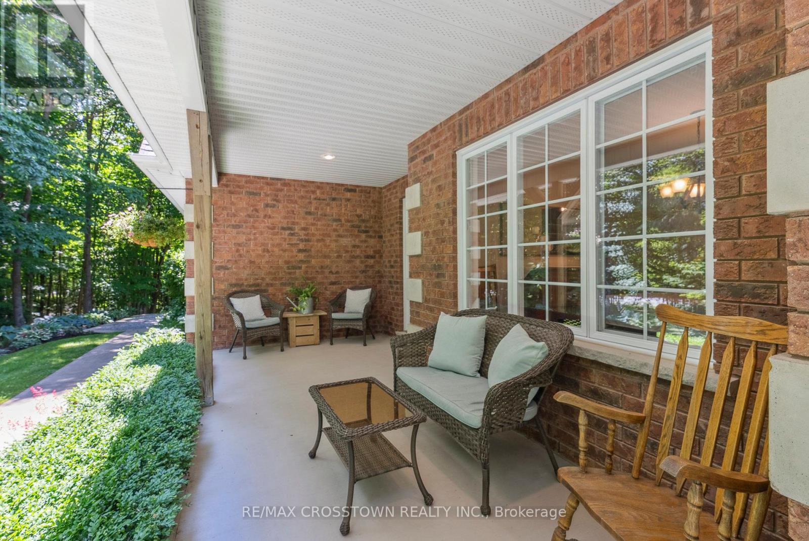 19 GILLESPIE TRAIL S, Essa, Ontario, L3W0V1 — Photo 2