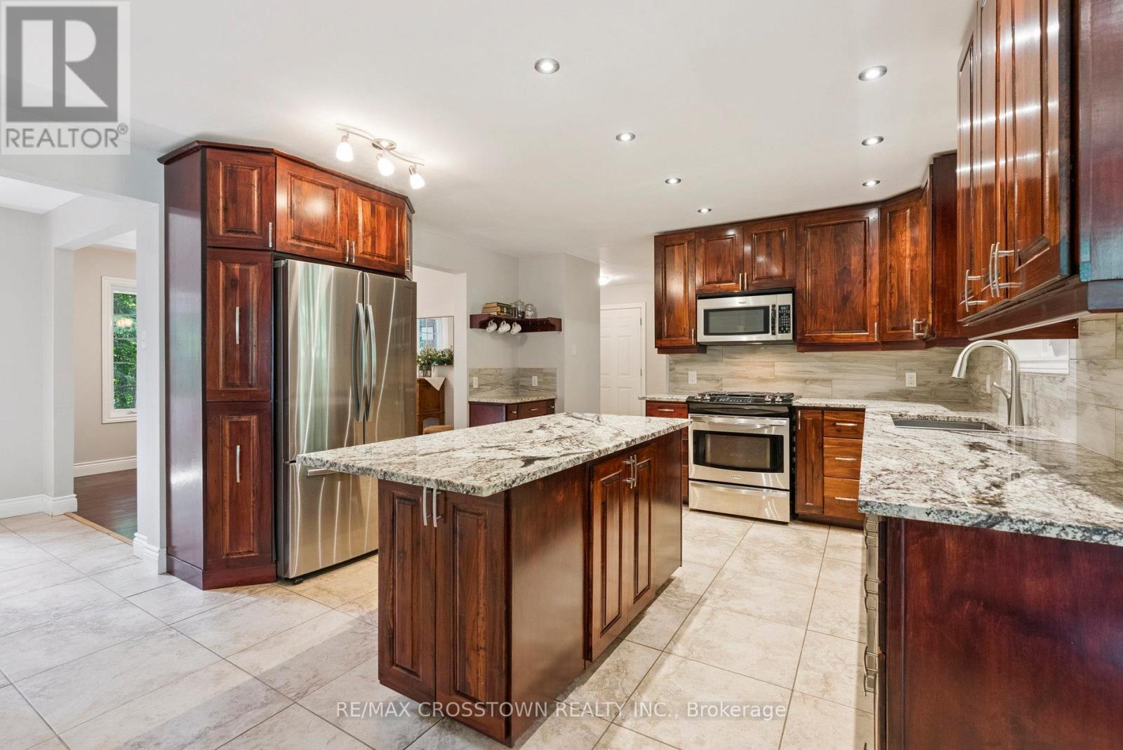 19 GILLESPIE TRAIL S, Essa, Ontario, L3W0V1 — Photo 6