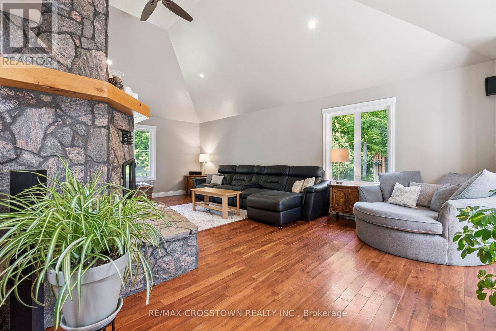 19 GILLESPIE TRAIL S, Essa, Ontario, L3W0V1 — Photo 8