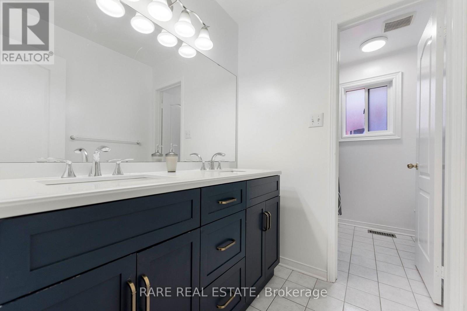 33 SOUTHBEND DRIVE, Brampton (Snelgrove), Ontario, L7A1K5 — Photo 11