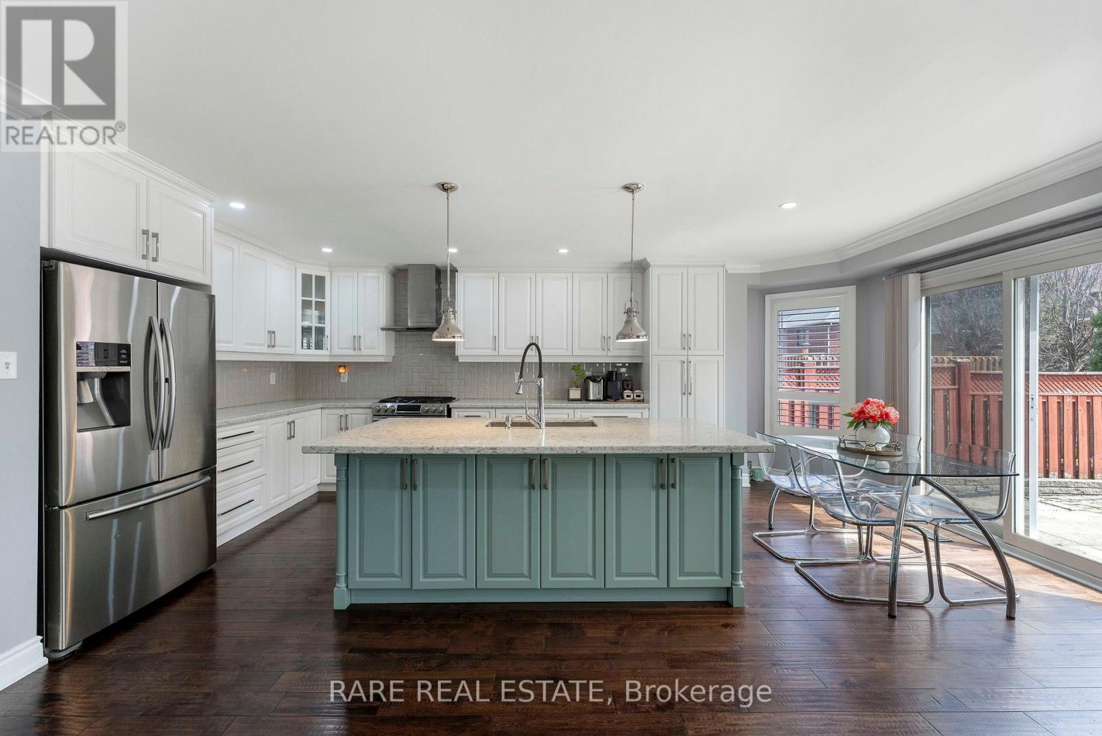 33 SOUTHBEND DRIVE, Brampton (Snelgrove), Ontario, L7A1K5 — Photo 3