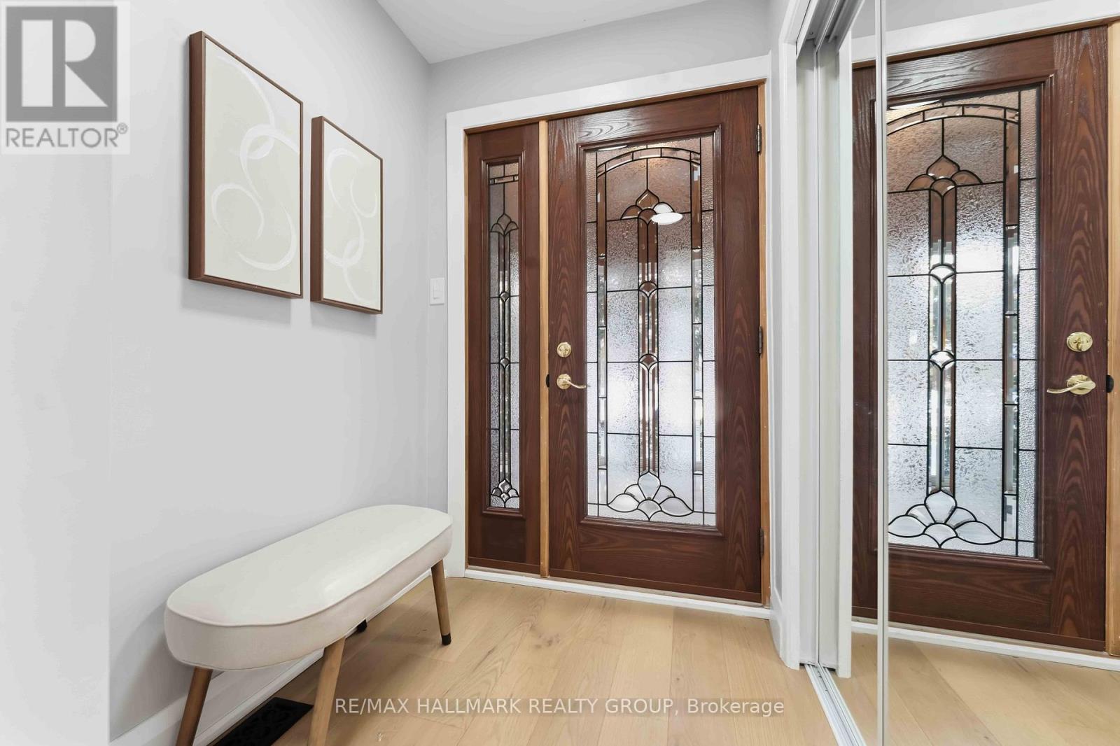 19 KINGSFORD CRESCENT, Ottawa, Ontario, K2K1T5 — Photo 2