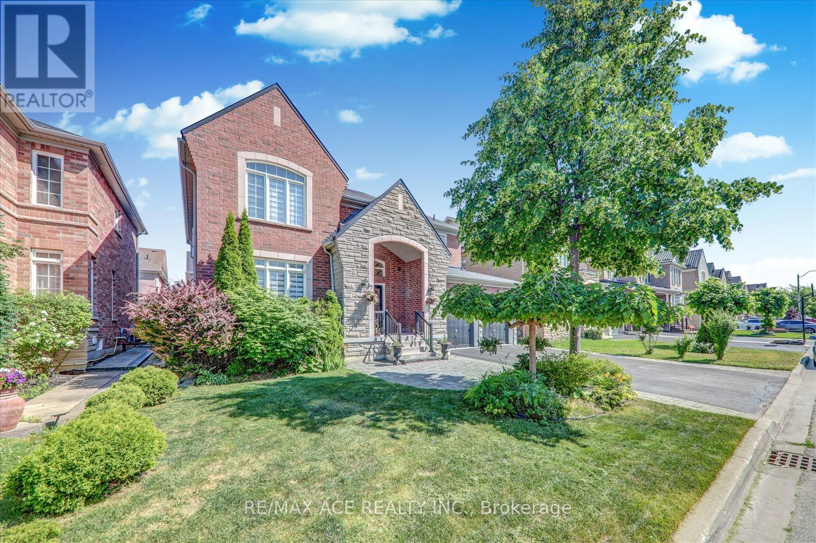 46 PUREBROOK CRESCENT, Brampton (Brampton East), Ontario, L6P2P5 — Photo 3