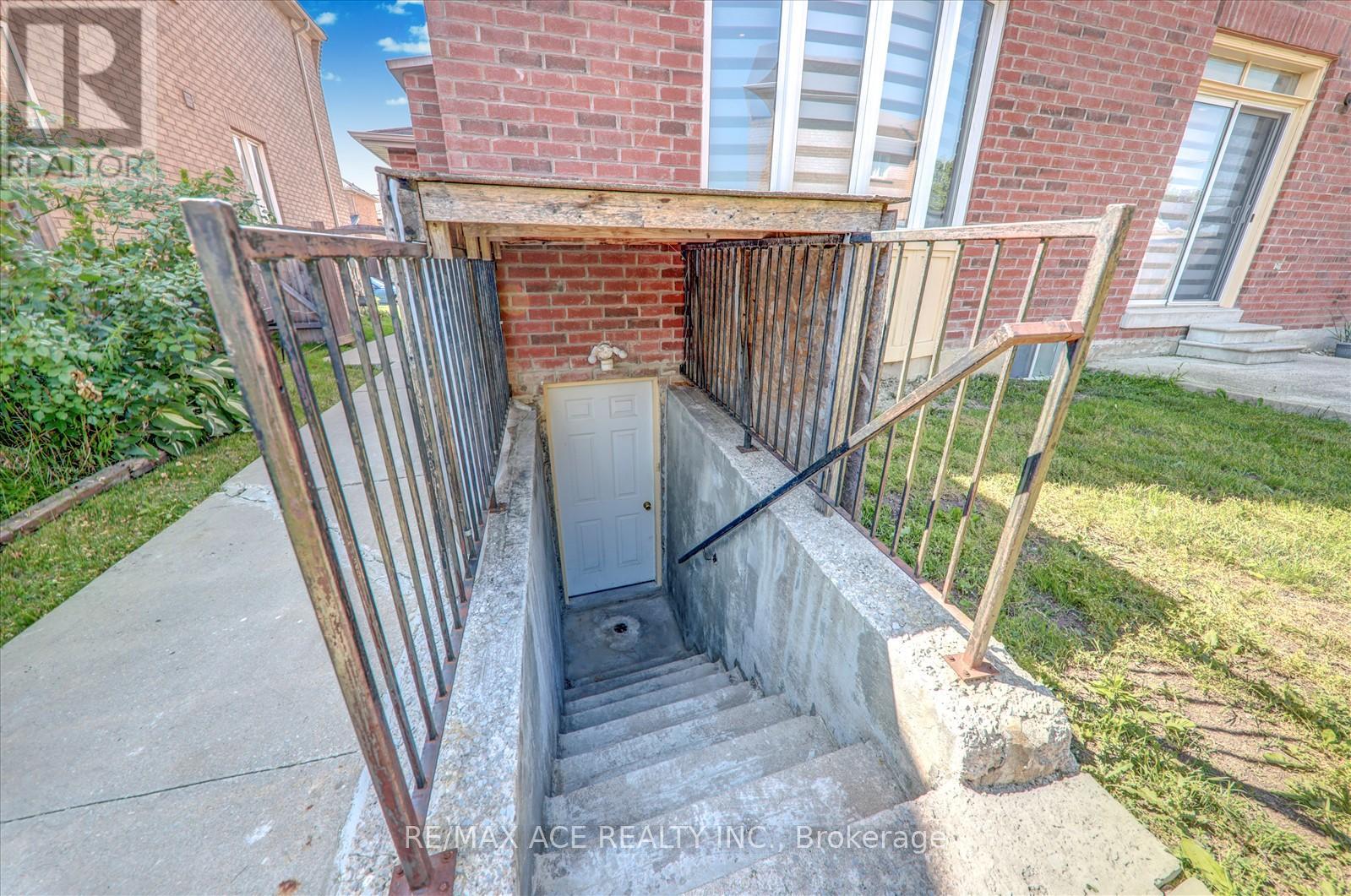 46 PUREBROOK CRESCENT, Brampton (Brampton East), Ontario, L6P2P5 — Photo 44