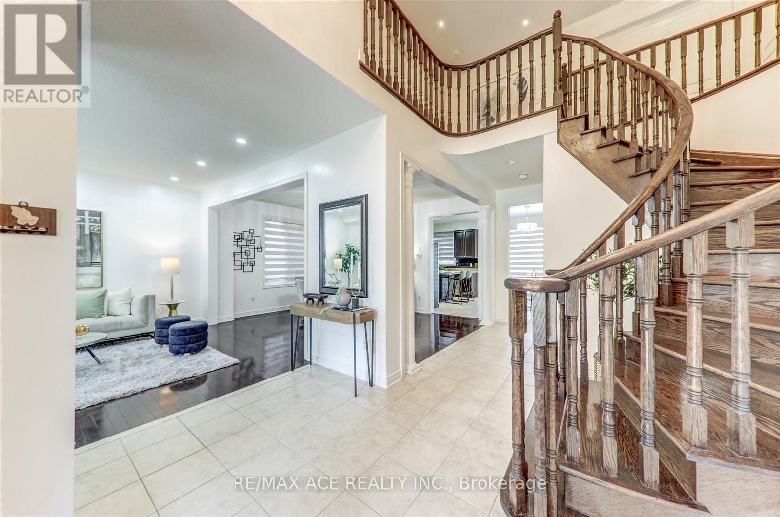 46 PUREBROOK CRESCENT, Brampton (Brampton East), Ontario, L6P2P5 — Photo 6