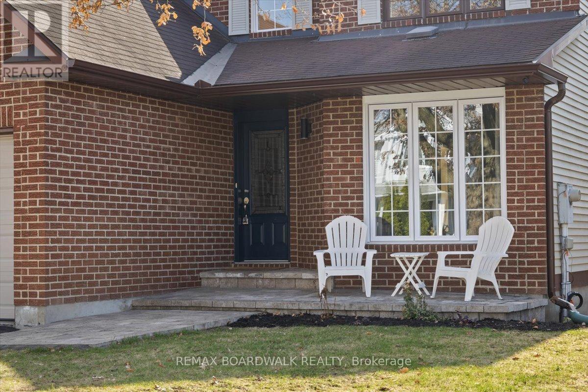 1715 TEAKDALE AVENUE, Ottawa, Ontario, K1C6M8 — Photo 3