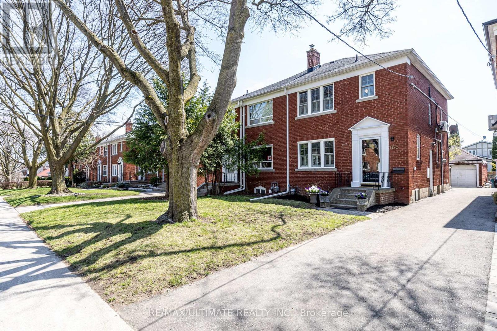 165 DIVADALE DRIVE, Toronto (Leaside), Ontario, M4G2P5 — Photo 2