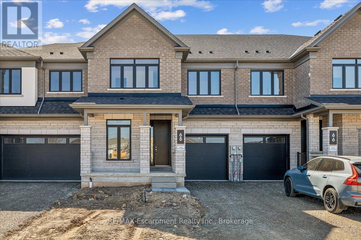 68 VALLEY TRAIL PLACE, Hamilton (Waterdown), Ontario, L8B2A2 — Photo 2