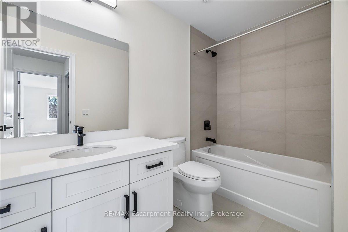 68 VALLEY TRAIL PLACE, Hamilton (Waterdown), Ontario, L8B2A2 — Photo 37