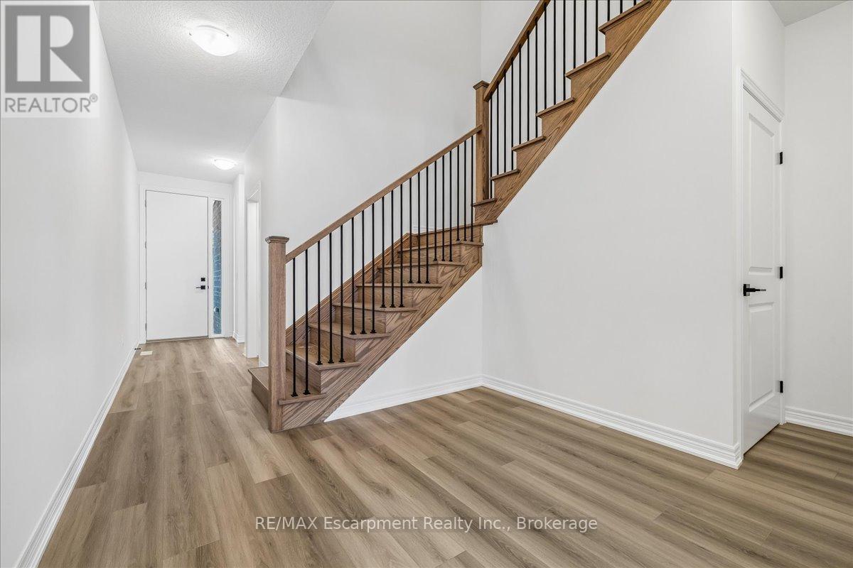 68 VALLEY TRAIL PLACE, Hamilton (Waterdown), Ontario, L8B2A2 — Photo 6