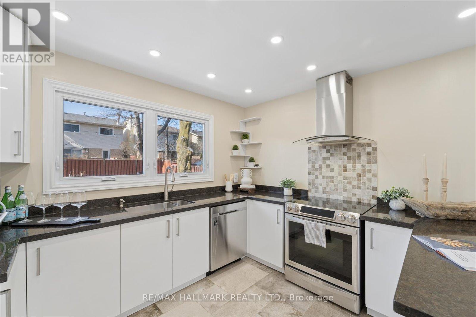 1156 GLOUCESTER SQUARE, Pickering (Liverpool), Ontario, L1V3P6 — Photo 10