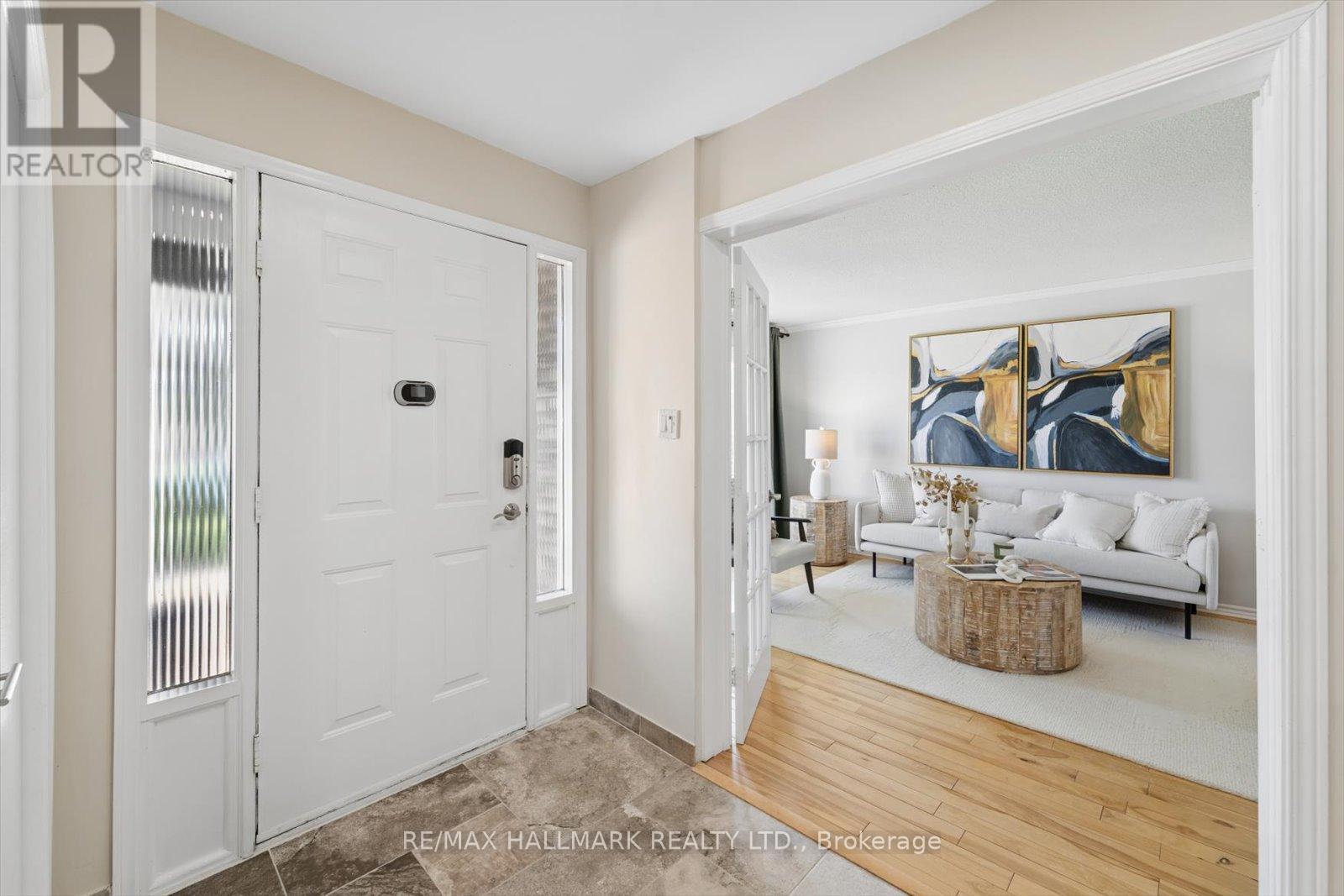 1156 GLOUCESTER SQUARE, Pickering (Liverpool), Ontario, L1V3P6 — Photo 3