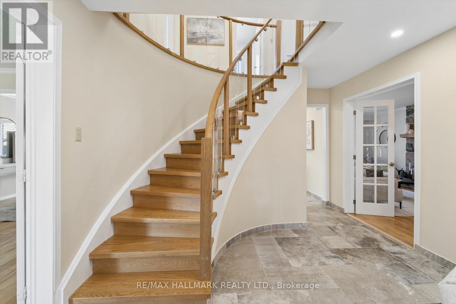 1156 GLOUCESTER SQUARE, Pickering (Liverpool), Ontario, L1V3P6 — Photo 5