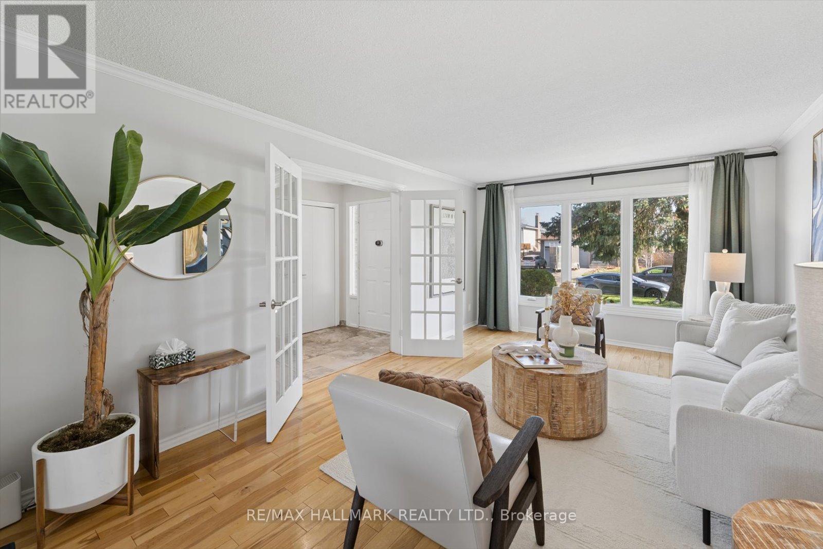 1156 GLOUCESTER SQUARE, Pickering (Liverpool), Ontario, L1V3P6 — Photo 6