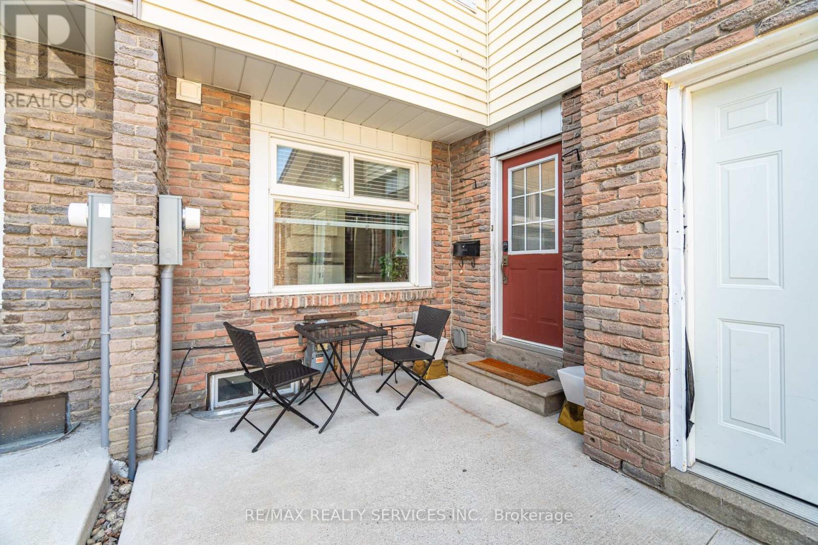 97 GREENE DRIVE, Brampton (Madoc), Ontario, L6V2P2 — Photo 3