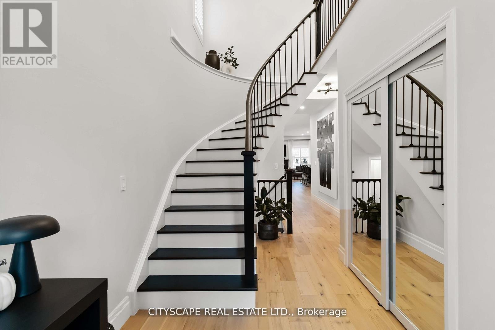 4269 VIVALDI ROAD, Burlington (Alton), Ontario, L7M0N4 — Photo 5