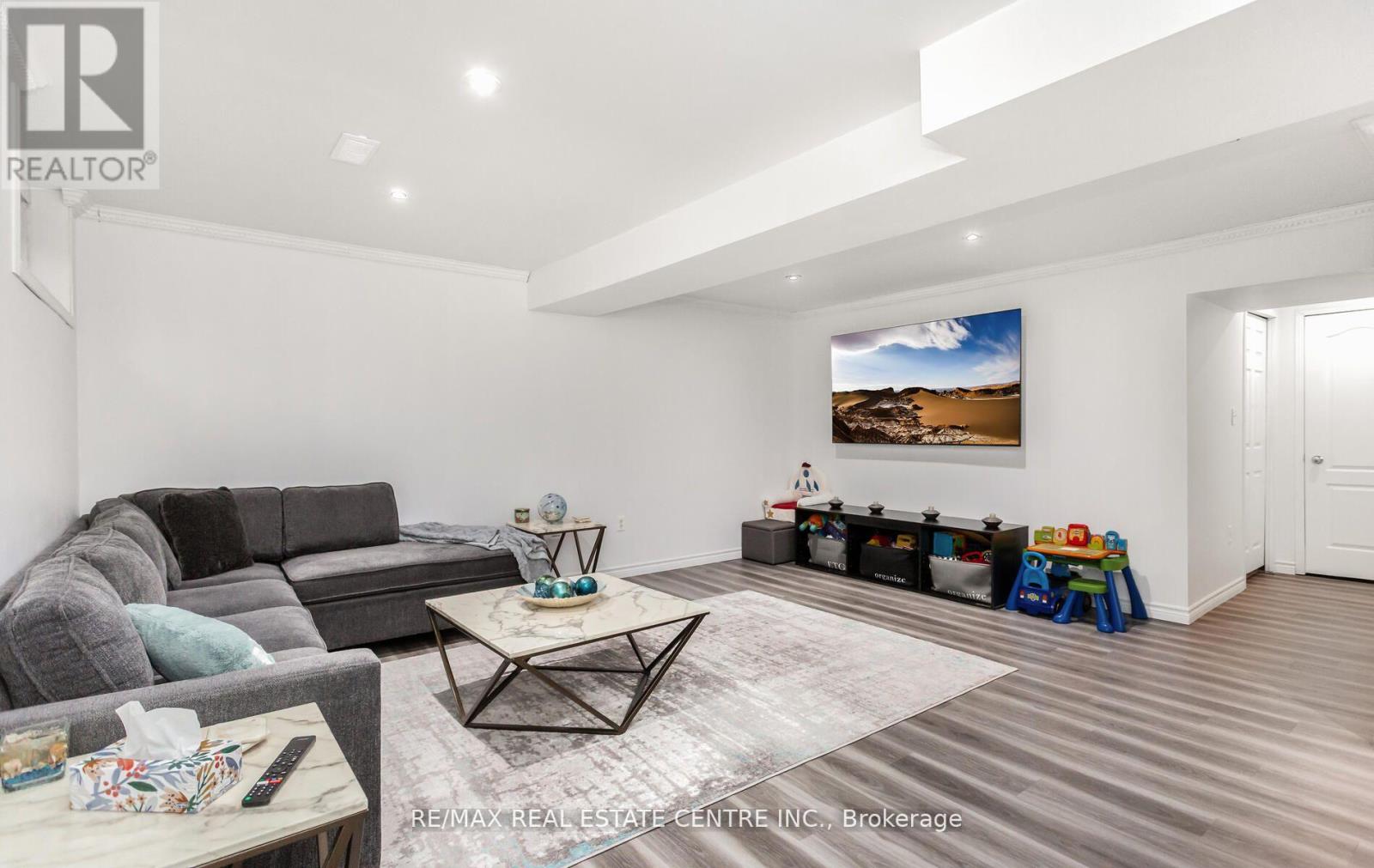 230 SOPHIA CRESCENT, Kitchener, Ontario, N2R1X8 — Photo 38