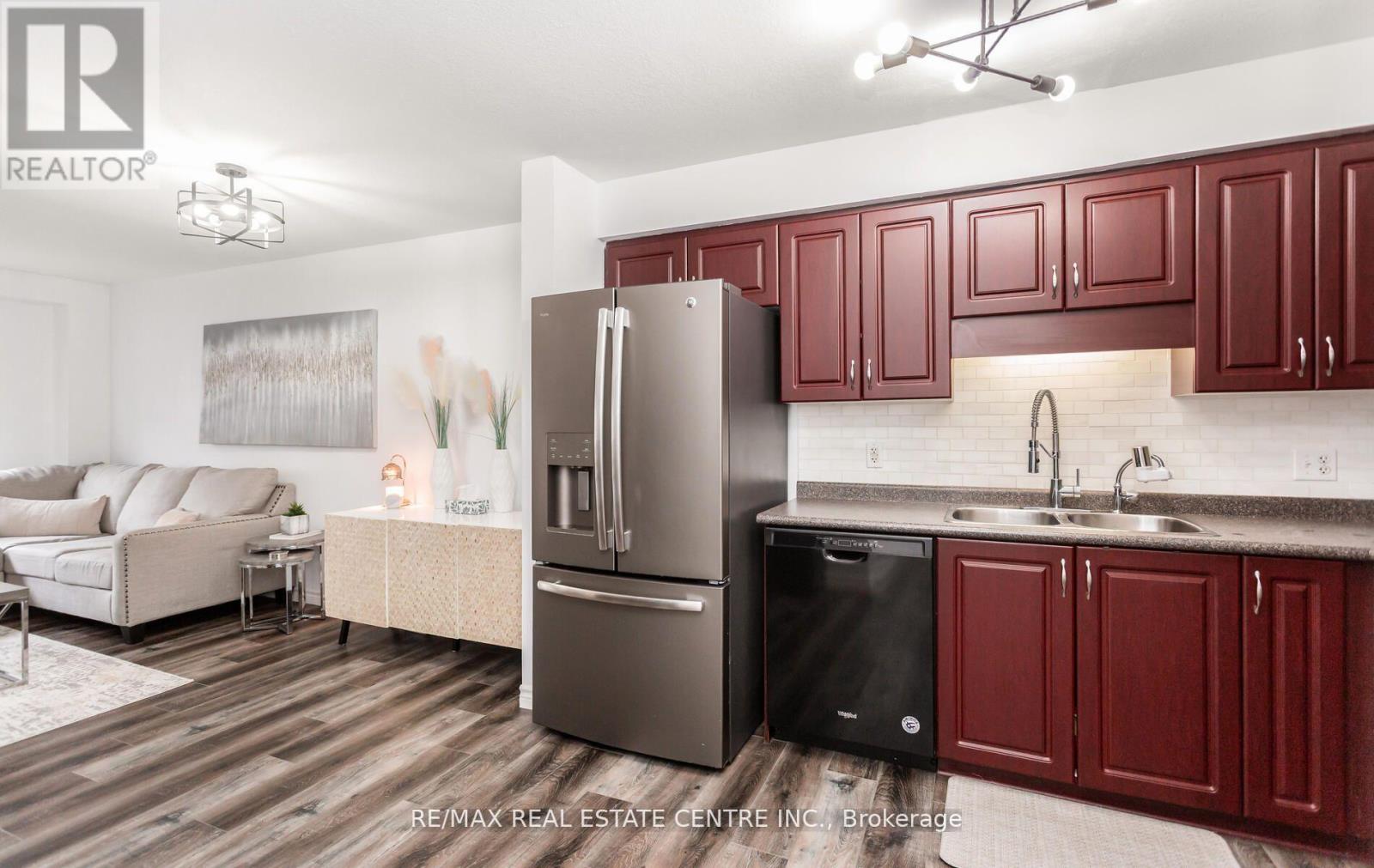 230 SOPHIA CRESCENT, Kitchener, Ontario, N2R1X8 — Photo 8