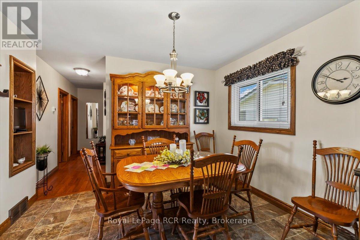 576 17TH AVENUE, Hanover, Ontario, N4N3A9 — Photo 10