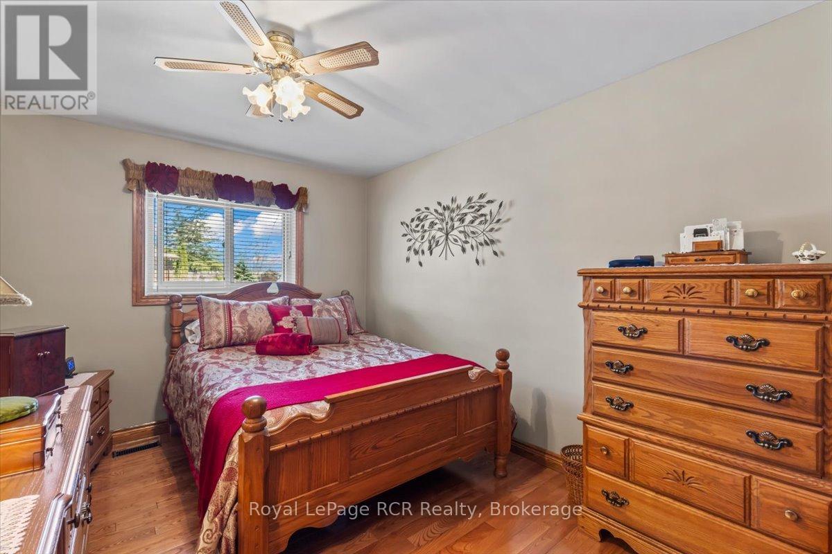 576 17TH AVENUE, Hanover, Ontario, N4N3A9 — Photo 16