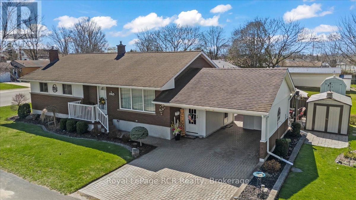 576 17TH AVENUE, Hanover, Ontario, N4N3A9 — Photo 2
