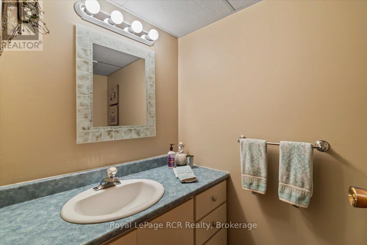 576 17TH AVENUE, Hanover, Ontario, N4N3A9 — Photo 27